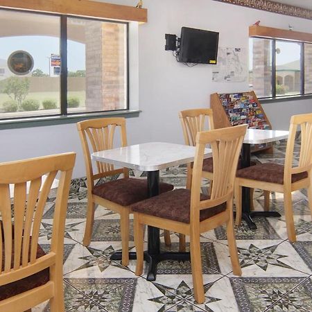 וות'רפורד Quality One Motel מראה חיצוני תמונה
