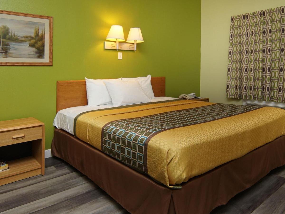 וות'רפורד Quality One Motel מראה חיצוני תמונה