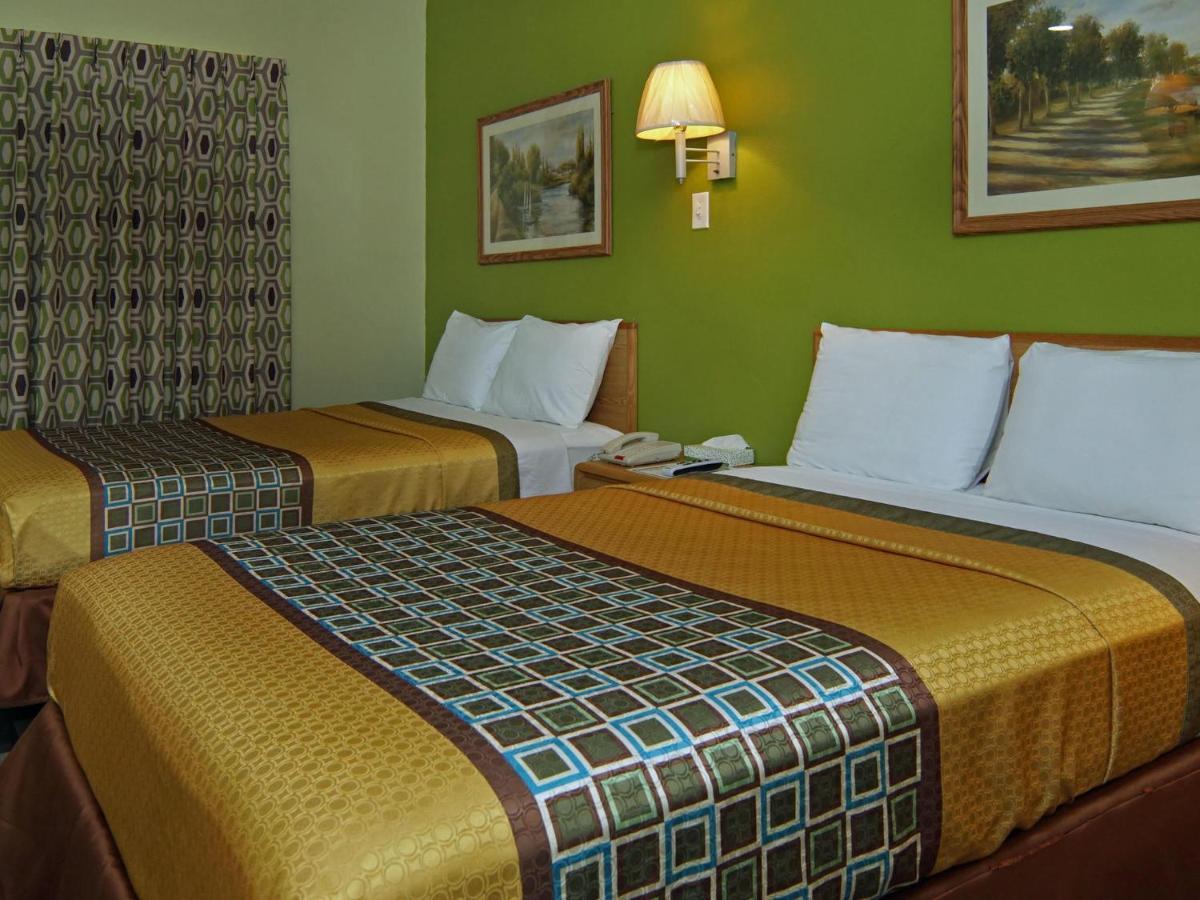 וות'רפורד Quality One Motel מראה חיצוני תמונה