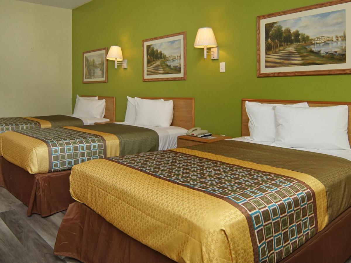 וות'רפורד Quality One Motel מראה חיצוני תמונה