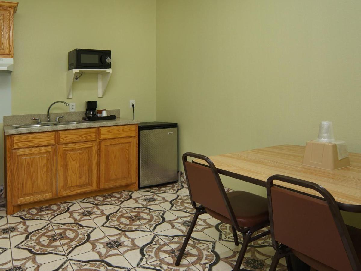 וות'רפורד Quality One Motel מראה חיצוני תמונה