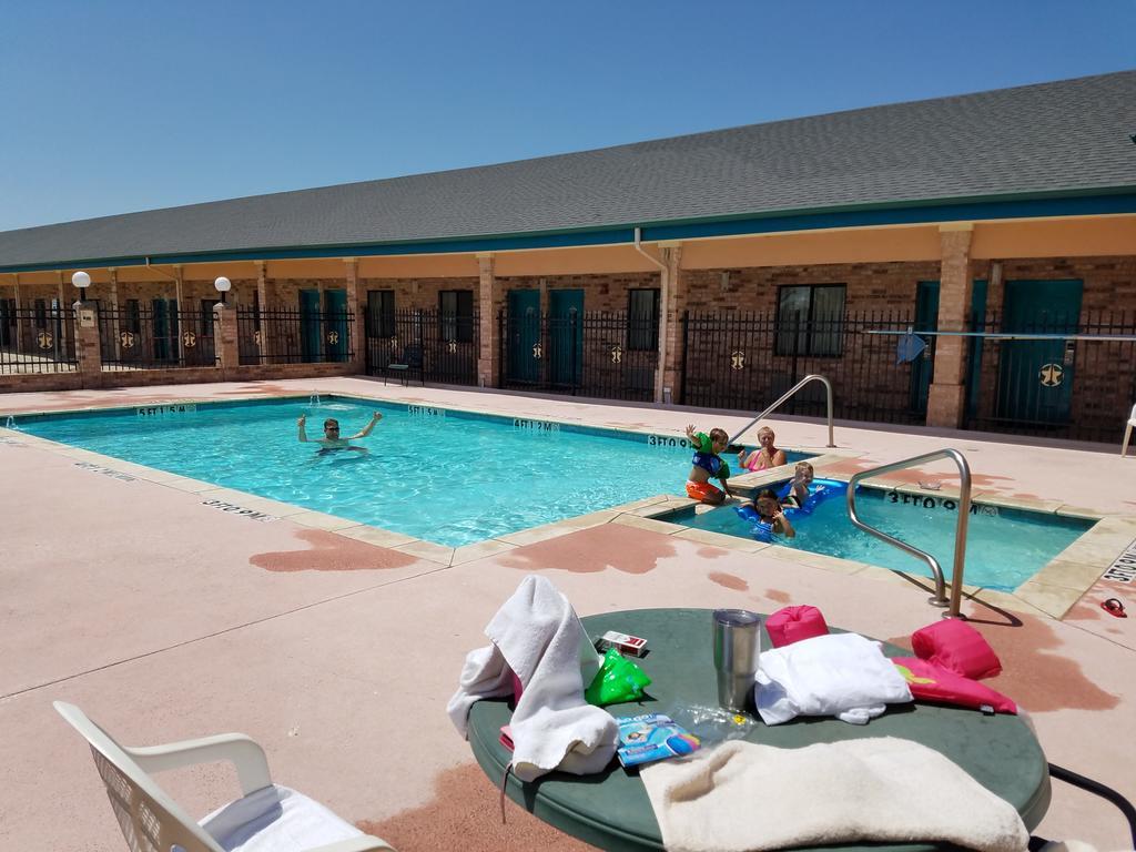 וות'רפורד Quality One Motel מראה חיצוני תמונה